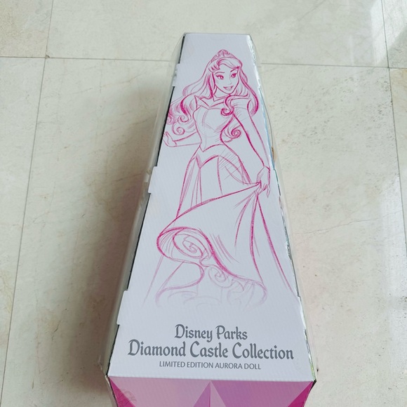 Disney Park Diamond Castle Collection Sleeping Beauty Aurora Doll - Picture 3 of 7